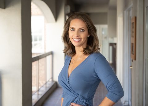 Picture of Julianne Whaylen